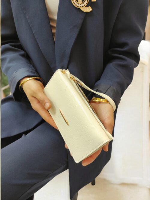 Elden Askılı Fermuar Detaylı Kadın Krem Cüzdan El Çantası