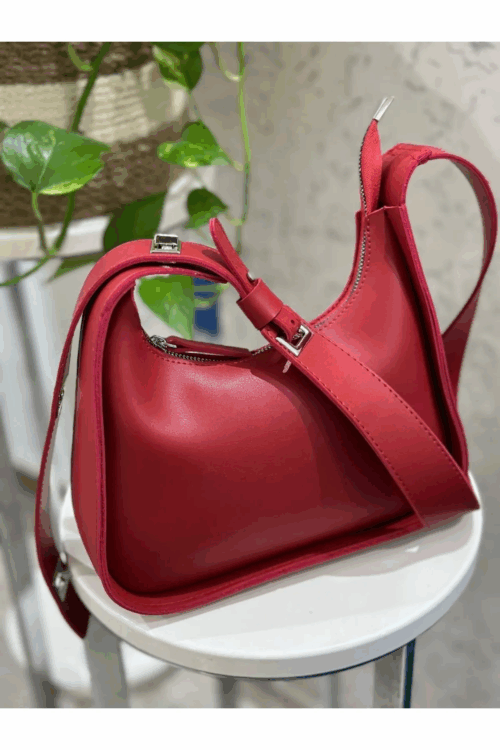 Kadın Baget Uzunluk Ayarlı 4 Kademeli Kırmızı Omuz Çantası