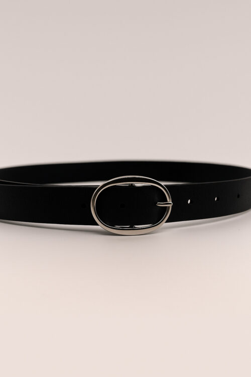 Kadın Oval Tokalı Siyah Kemer – Şık Günlük ve Jean Uyumlu Deri Görünümlü Kemer